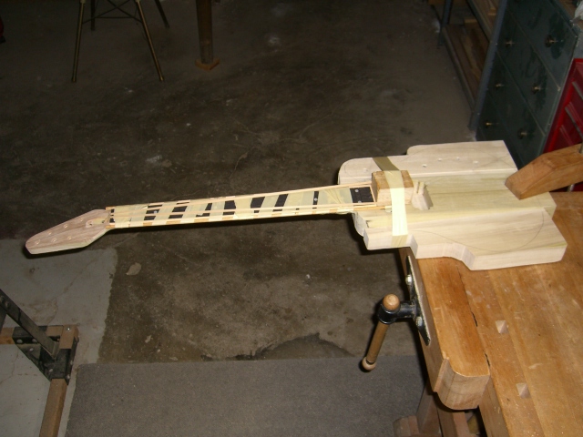Attaching fretboard bindings