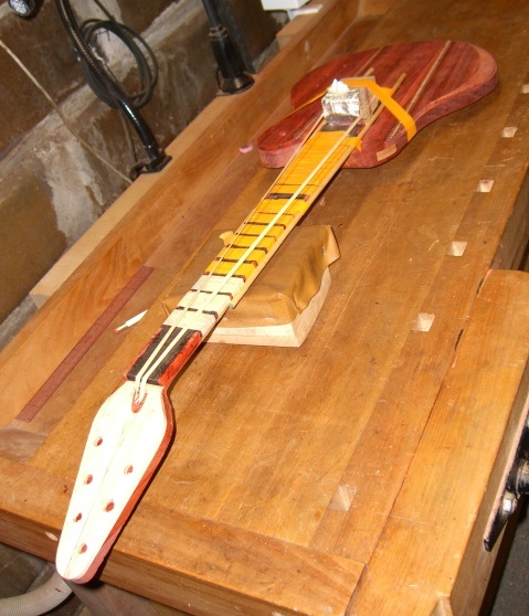 Fretboard binding
