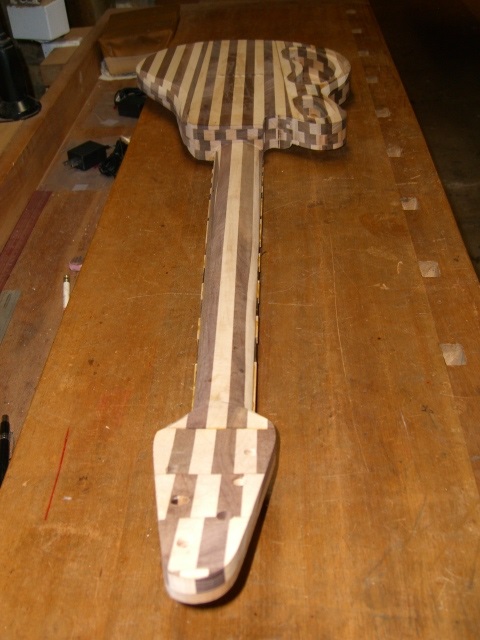 Body bottom and neck shaped